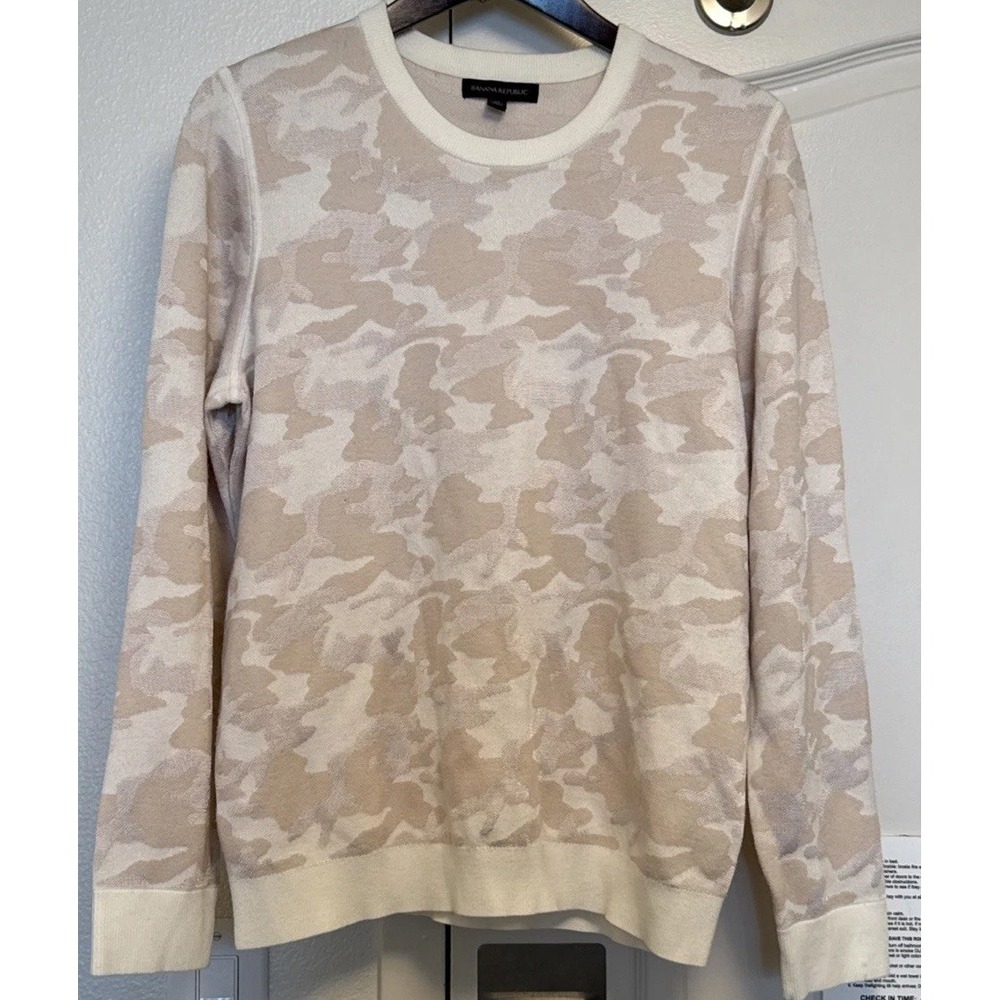 Banana Republic Pink Blush Camo Crew Neck Pullover Sweater XL NWT Flawed